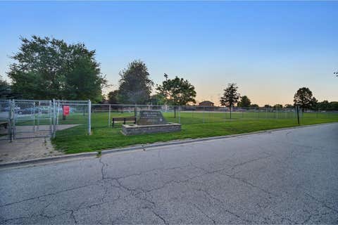 Tiny photo for 13911 James Drive #1011, Crestwood, IL 60418 (MLS # 12713308)