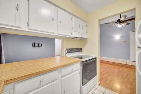 Tiny photo for 13911 James Drive #1011, Crestwood, IL 60418 (MLS # 12713308)