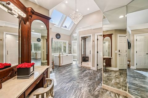 Tiny photo for 3001 Glen Eagles Court, St. Charles, IL 60174 (MLS # 12484091)