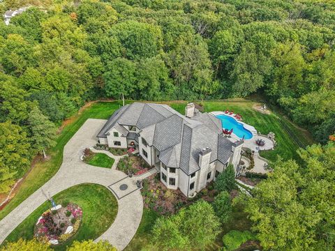 Tiny photo for 3001 Glen Eagles Court, St. Charles, IL 60174 (MLS # 12484091)