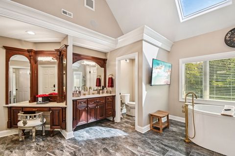 Tiny photo for 3001 Glen Eagles Court, St. Charles, IL 60174 (MLS # 12484091)