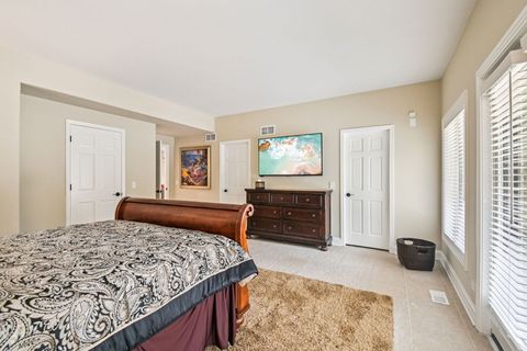 Tiny photo for 3001 Glen Eagles Court, St. Charles, IL 60174 (MLS # 12484091)