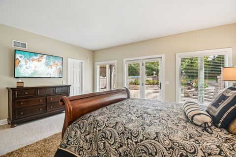 Tiny photo for 3001 Glen Eagles Court, St. Charles, IL 60174 (MLS # 12484091)