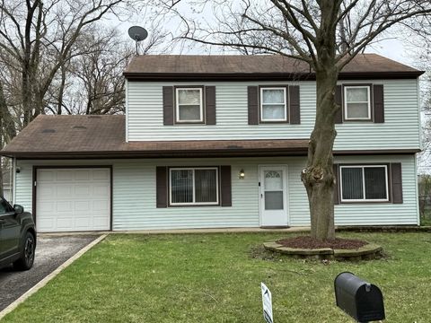 Photo of 531 Redwood Road, Bolingbrook, IL 60440 (MLS # 12618375)