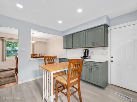 Tiny photo for 531 Redwood Road, Bolingbrook, IL 60440 (MLS # 12618375)