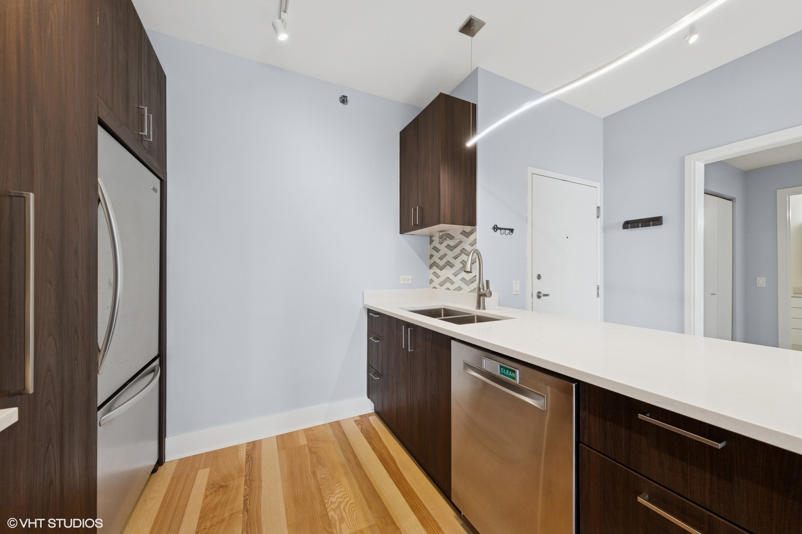8 E Randolph Street 3203
