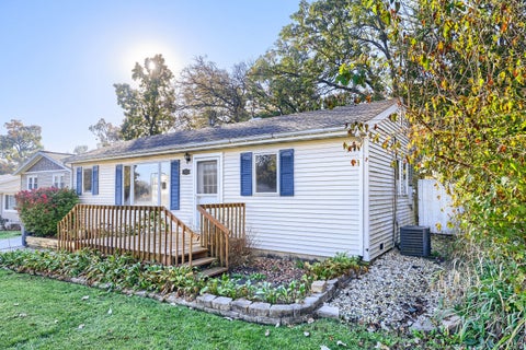 Tiny photo for 17843 W Big Oaks Road, Grayslake, IL 60030 (MLS # 12788408)