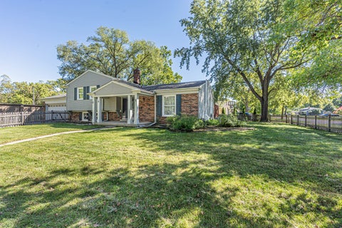 Tiny photo for 4 Tamarack Avenue, Naperville, IL 60540 (MLS # 12795587)