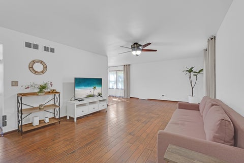Tiny photo for 4 Tamarack Avenue, Naperville, IL 60540 (MLS # 12795587)