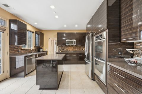 Tiny photo for 54 Beaconsfield Court, Lincolnshire, IL 60069 (MLS # 12588796)