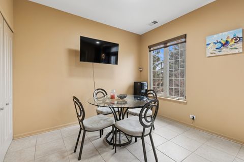 Tiny photo for 54 Beaconsfield Court, Lincolnshire, IL 60069 (MLS # 12588796)