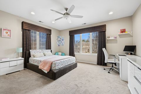 Tiny photo for 54 Beaconsfield Court, Lincolnshire, IL 60069 (MLS # 12588796)