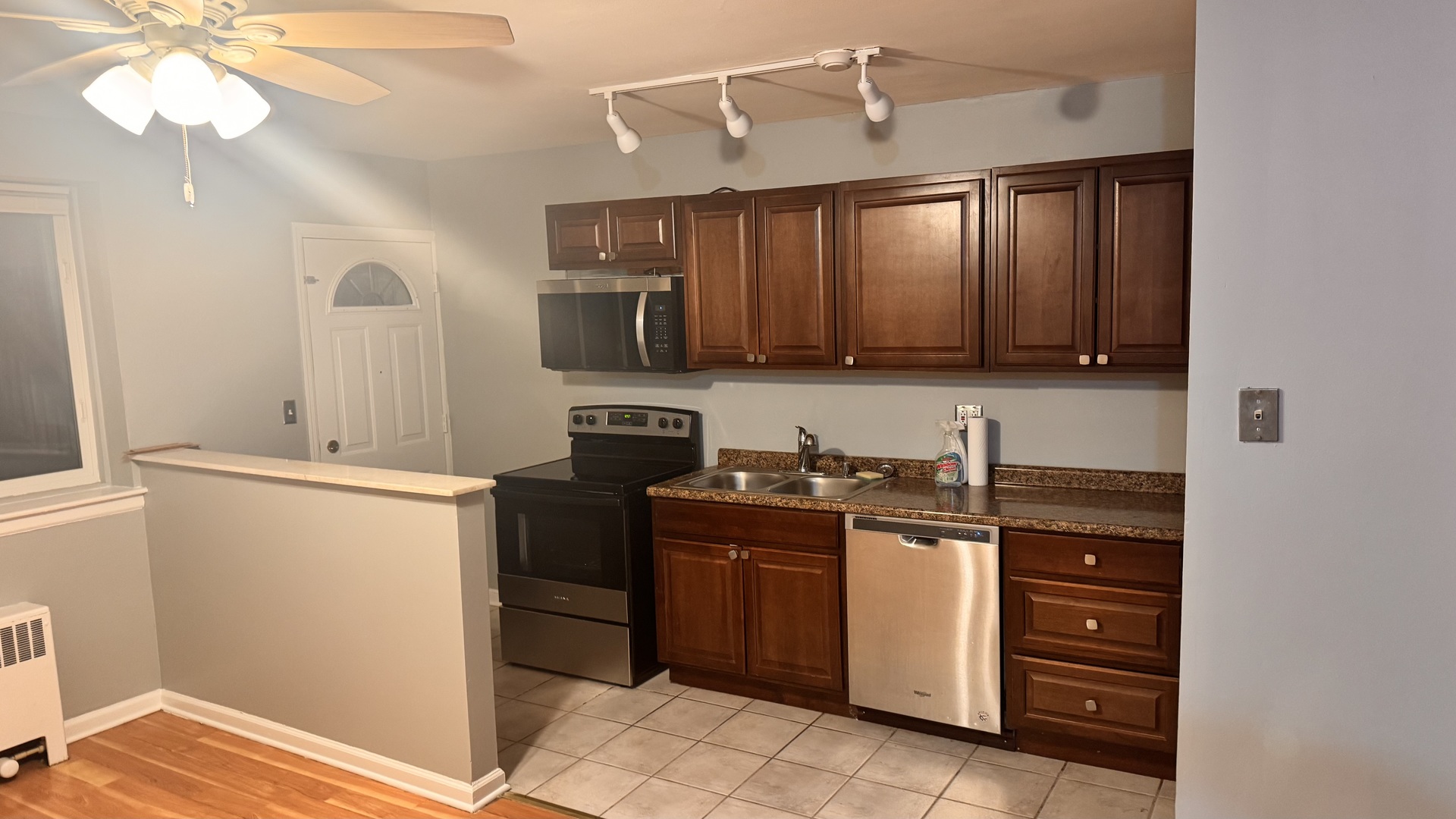 2843 W Arthur Avenue 1E