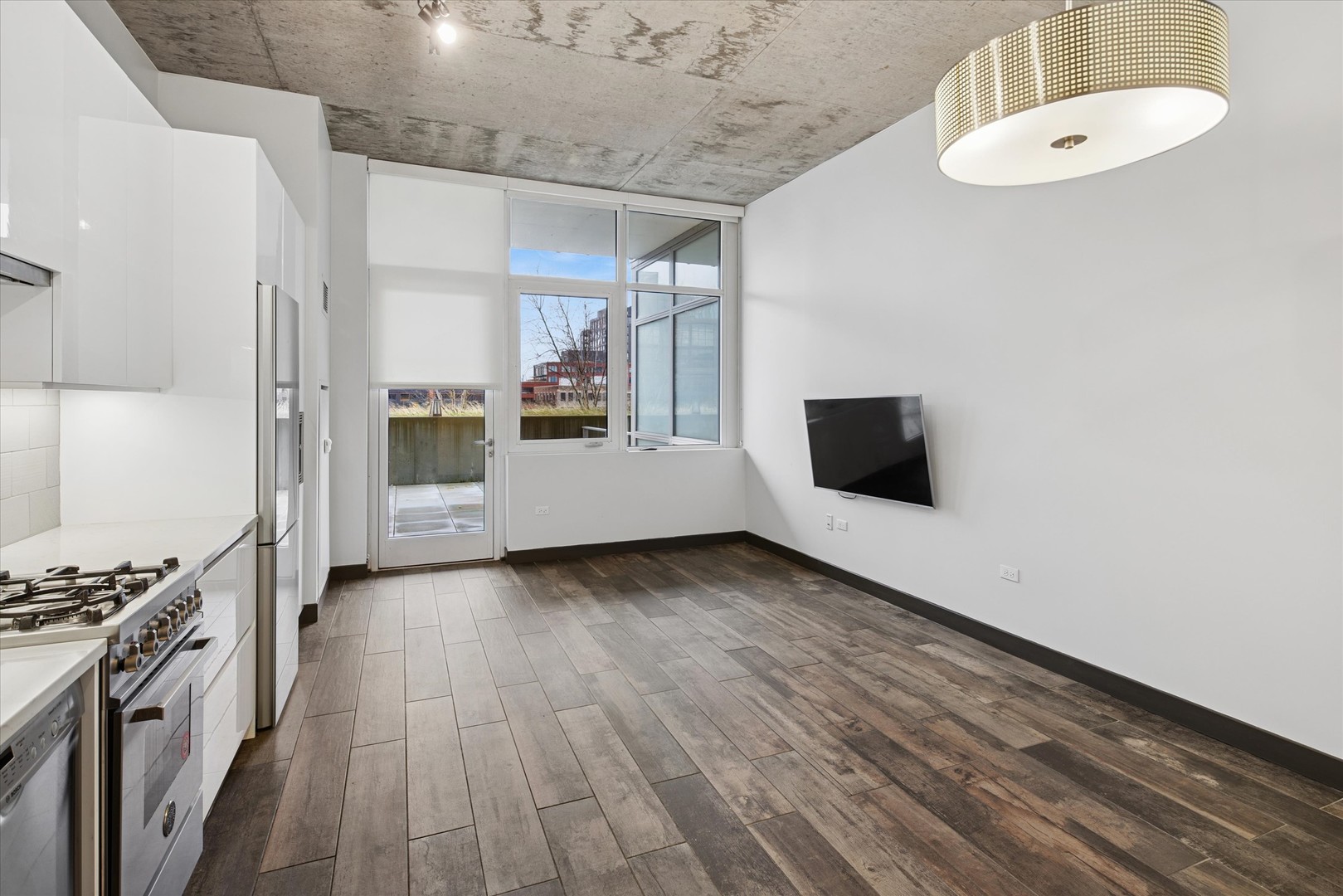 171 N Aberdeen Street 611