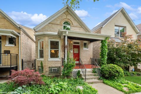 2635 N Albany Avenue Chicago IL 60647