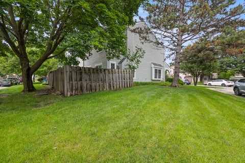 Tiny photo for 510 Nebraska Circle, Carol Stream, IL 60188 (MLS # 12696292)