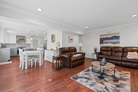 Tiny photo for 627 S Patton Avenue, Arlington Heights, IL 60005 (MLS # 12626394)