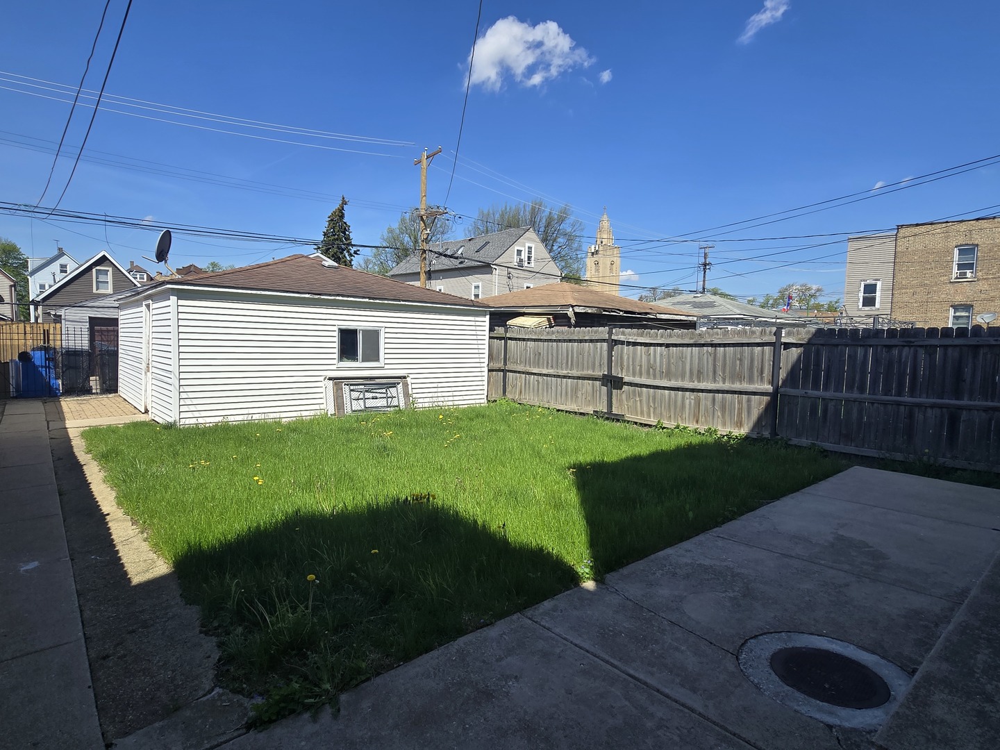 2246 N Lockwood Avenue