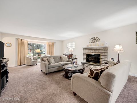 Tiny photo for 821 N Catherine Avenue, La Grange Park, IL 60526 (MLS # 12588604)