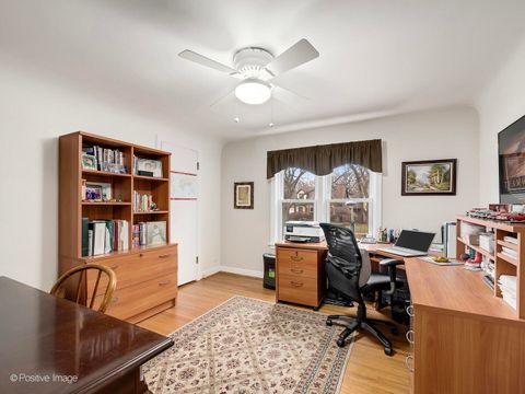 Tiny photo for 821 N Catherine Avenue, La Grange Park, IL 60526 (MLS # 12588604)