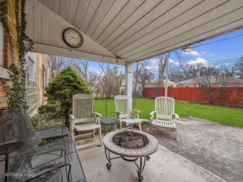 Tiny photo for 821 N Catherine Avenue, La Grange Park, IL 60526 (MLS # 12588604)