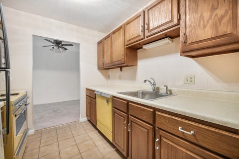 Tiny photo for 840 Wellington Avenue #218, Elk Grove Village, IL 60007 (MLS # 12752295)