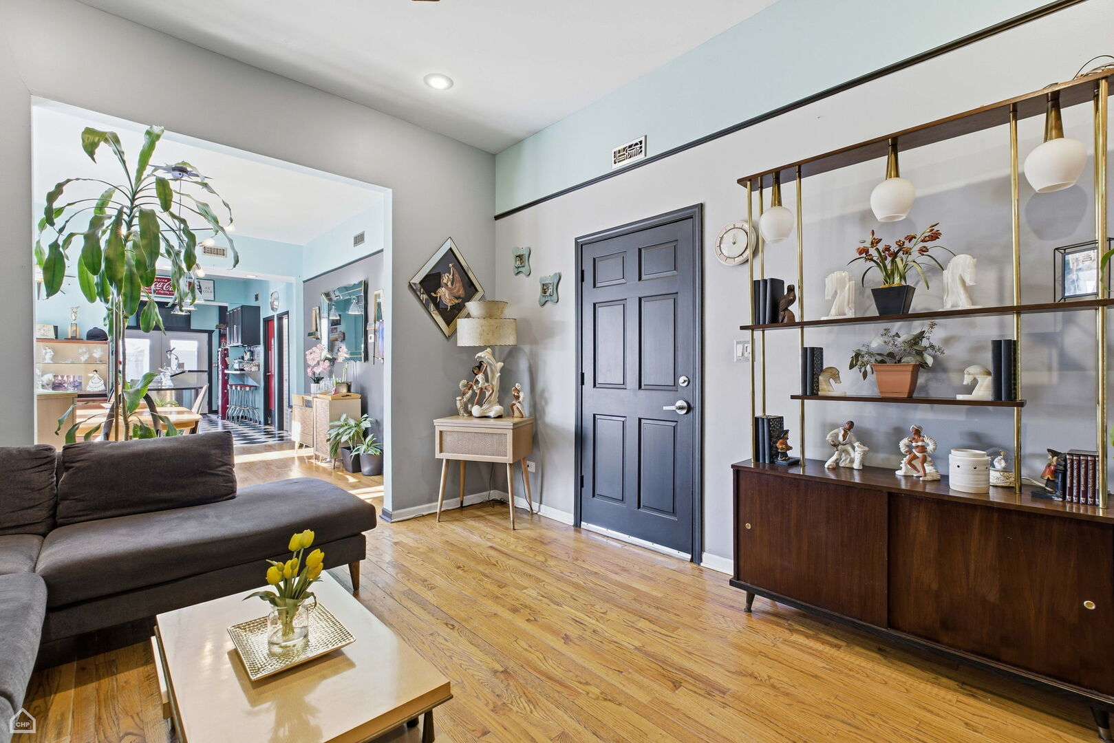 3404 N Albany Avenue