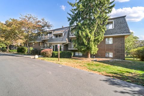 Tiny photo for 138 E Bailey Road #M, Naperville, IL 60565 (MLS # 12506202)