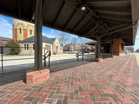 Tiny photo for 10 E Burlington Street #3B, Riverside, IL 60546 (MLS # 12607040)