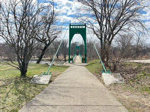 Tiny photo for 10 E Burlington Street #3B, Riverside, IL 60546 (MLS # 12607040)