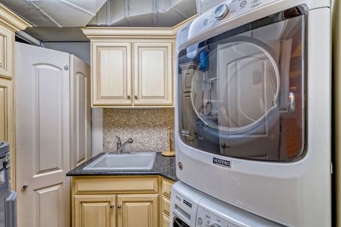 Tiny photo for 10 E Burlington Street #3B, Riverside, IL 60546 (MLS # 12607040)