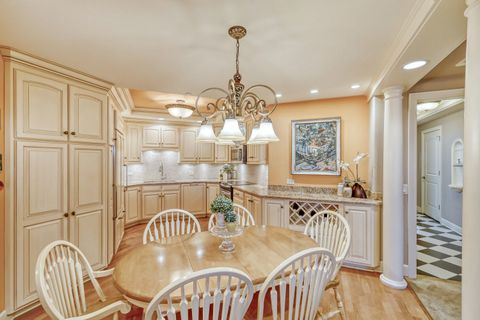 Tiny photo for 10 E Burlington Street #3B, Riverside, IL 60546 (MLS # 12607040)