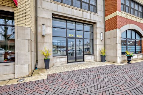 Tiny photo for 10 E Burlington Street #3B, Riverside, IL 60546 (MLS # 12607040)