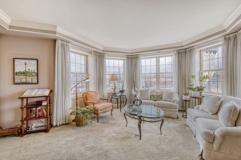 Tiny photo for 10 E Burlington Street #3B, Riverside, IL 60546 (MLS # 12607040)