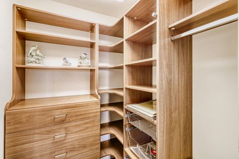 Tiny photo for 10 E Burlington Street #3B, Riverside, IL 60546 (MLS # 12607040)