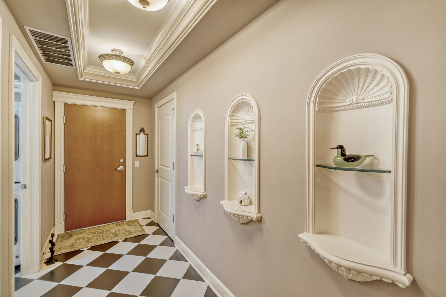 10 E Burlington Street 3B