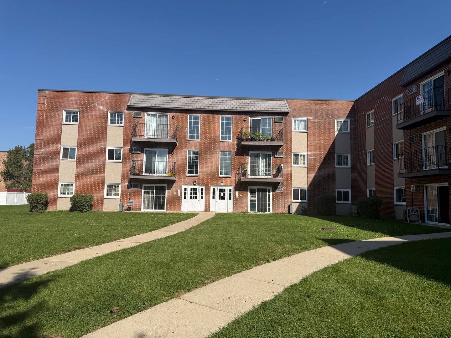 121 W Elk Trail 221