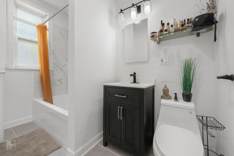 Tiny photo for 7000 S Paxton Avenue #1N, Chicago, IL 60649 (MLS # 12430491)