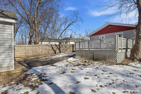 Tiny photo for 42224 N Lakeview Drive, Antioch, IL 60002 (MLS # 12567167)