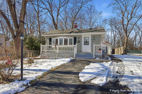 Tiny photo for 42224 N Lakeview Drive, Antioch, IL 60002 (MLS # 12567167)