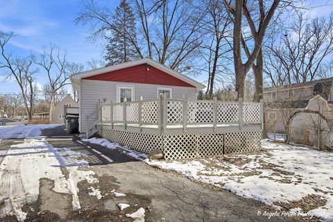 Tiny photo for 42224 N Lakeview Drive, Antioch, IL 60002 (MLS # 12567167)