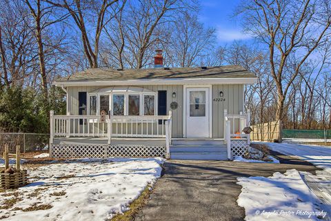 Tiny photo for 42224 N Lakeview Drive, Antioch, IL 60002 (MLS # 12567167)
