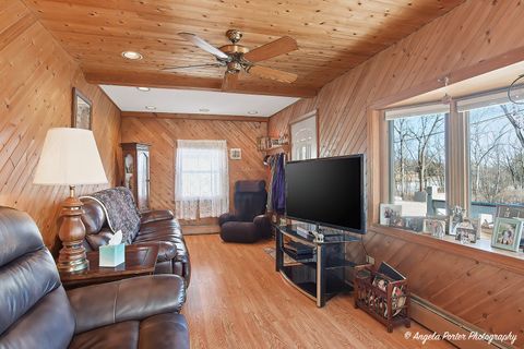 Tiny photo for 42224 N Lakeview Drive, Antioch, IL 60002 (MLS # 12567167)