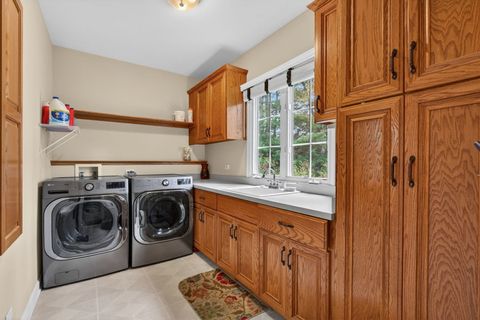 Tiny photo for 40W310 Waterford Lane, St. Charles, IL 60175 (MLS # 12636620)