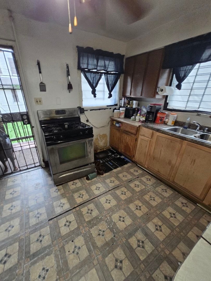 124 W 111th Place