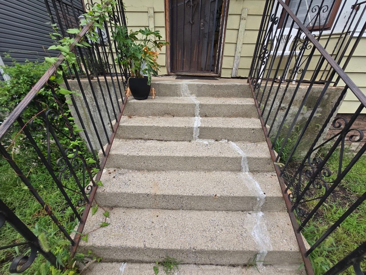 124 W 111th Place
