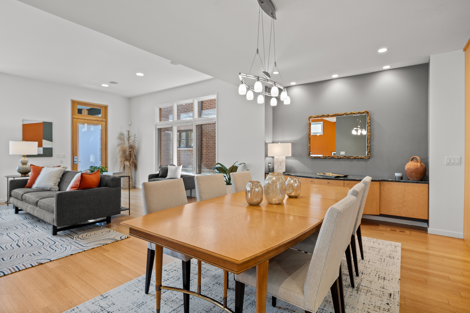 1915 W Henderson Street