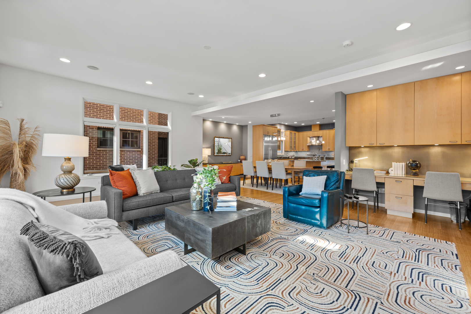 1915 W Henderson Street