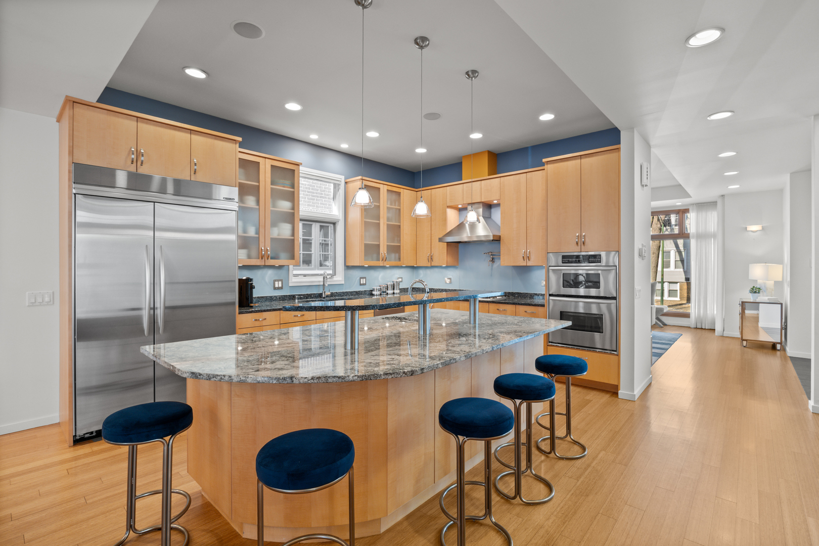 1915 W Henderson Street