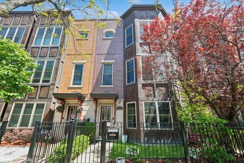 3447 N Whipple Street Chicago IL 60618